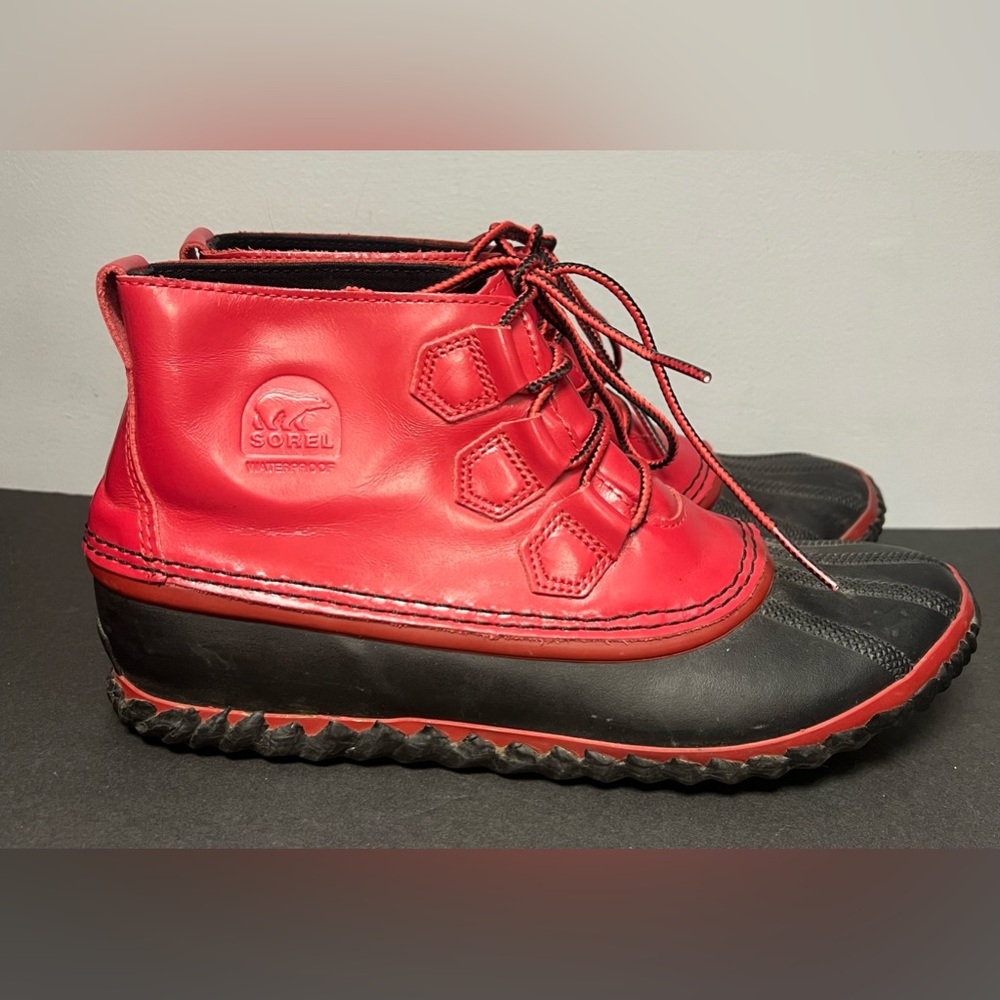 Sorel- Red/Black, Out and About Rain boots - Size:10,‎ Pre-Owned